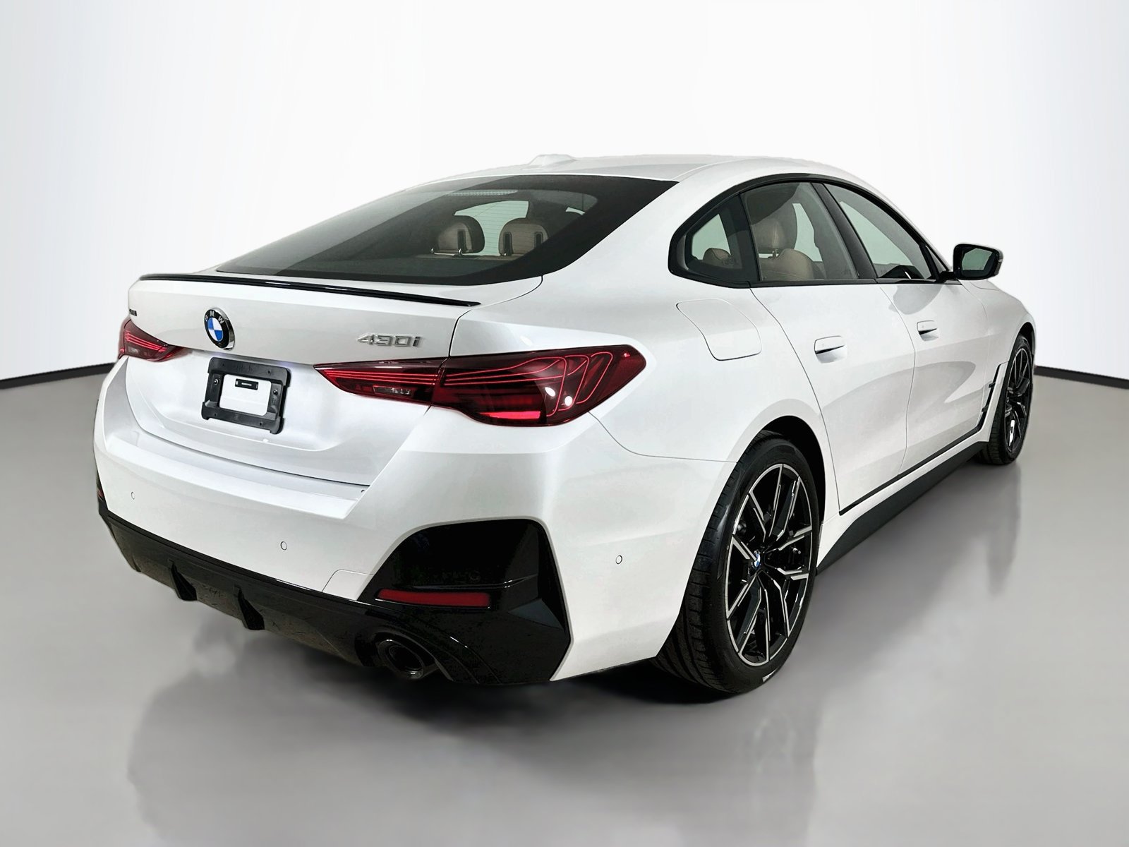 New 2026 BMW 430i xDrive w/ M Sport Package AWD/4WD image 5