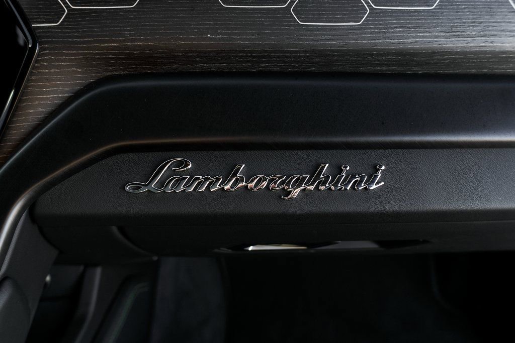 Used 2021 Lamborghini Urus image 37