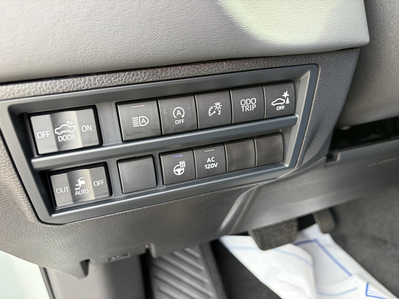 Used 2026 Toyota Tundra Platinum AWD/4WD image 28