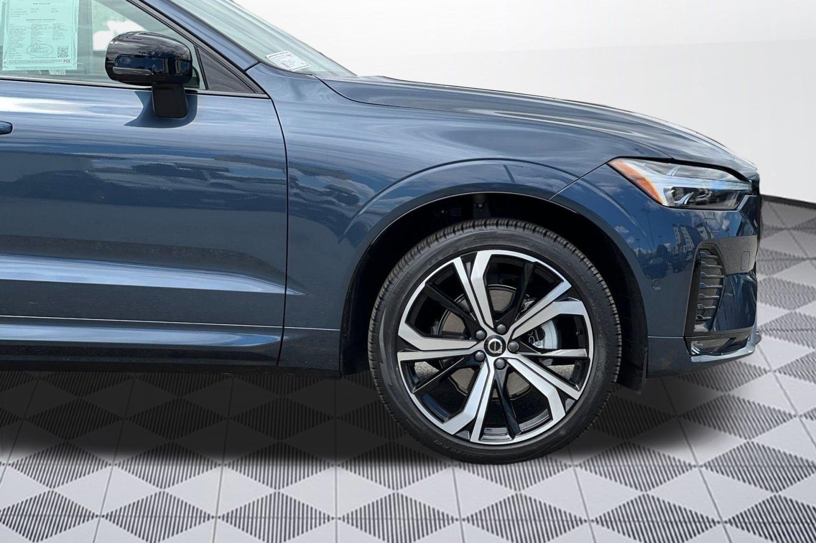 Used 2025 Volvo XC60 B5 Ultra w/ Protection Package Premier AWD/4WD image 36