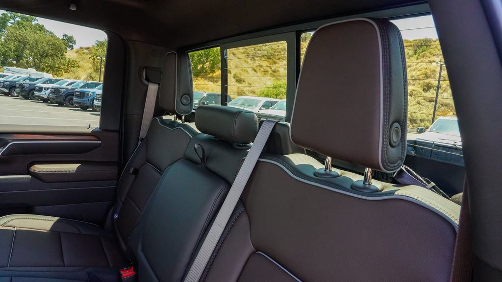 New 2026 GMC Sierra 2500 Denali w/ Denali Reserve Package AWD/4WD image 12