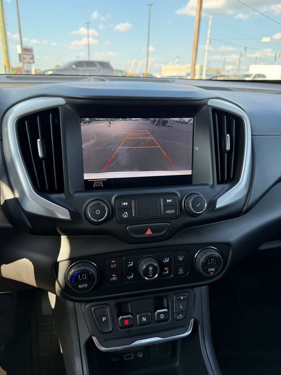 Used 2021 GMC Terrain SLT image 18