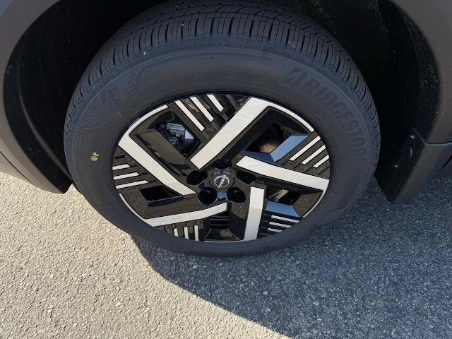 New 2026 Nissan Kicks SV w/ SV Premium Package FWD image 8