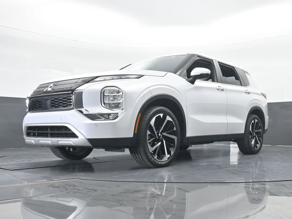 Used 2023 Mitsubishi Outlander SE image 63