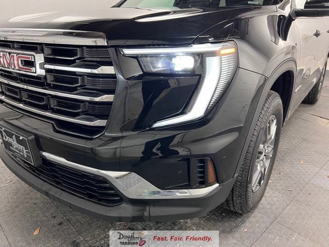 Used 2025 GMC Acadia Elevation FWD image 11