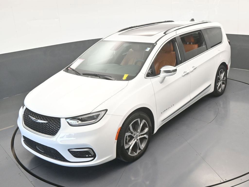 Used 2024 Chrysler Pacifica Pinnacle image 61