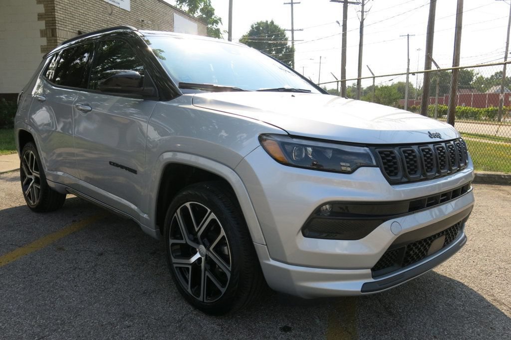 Used 2025 Jeep Compass Limited w/ High Altitude Package AWD/4WD image 1
