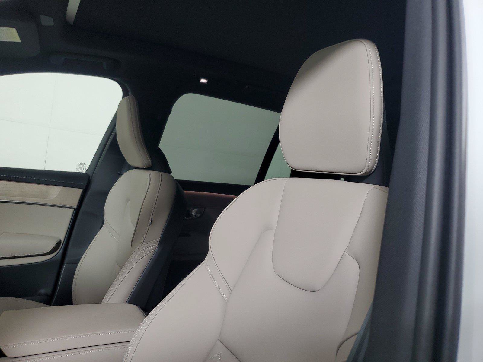 New 2026 Volvo XC90 T8 Plus w/ Protection Package Premier AWD/4WD image 23