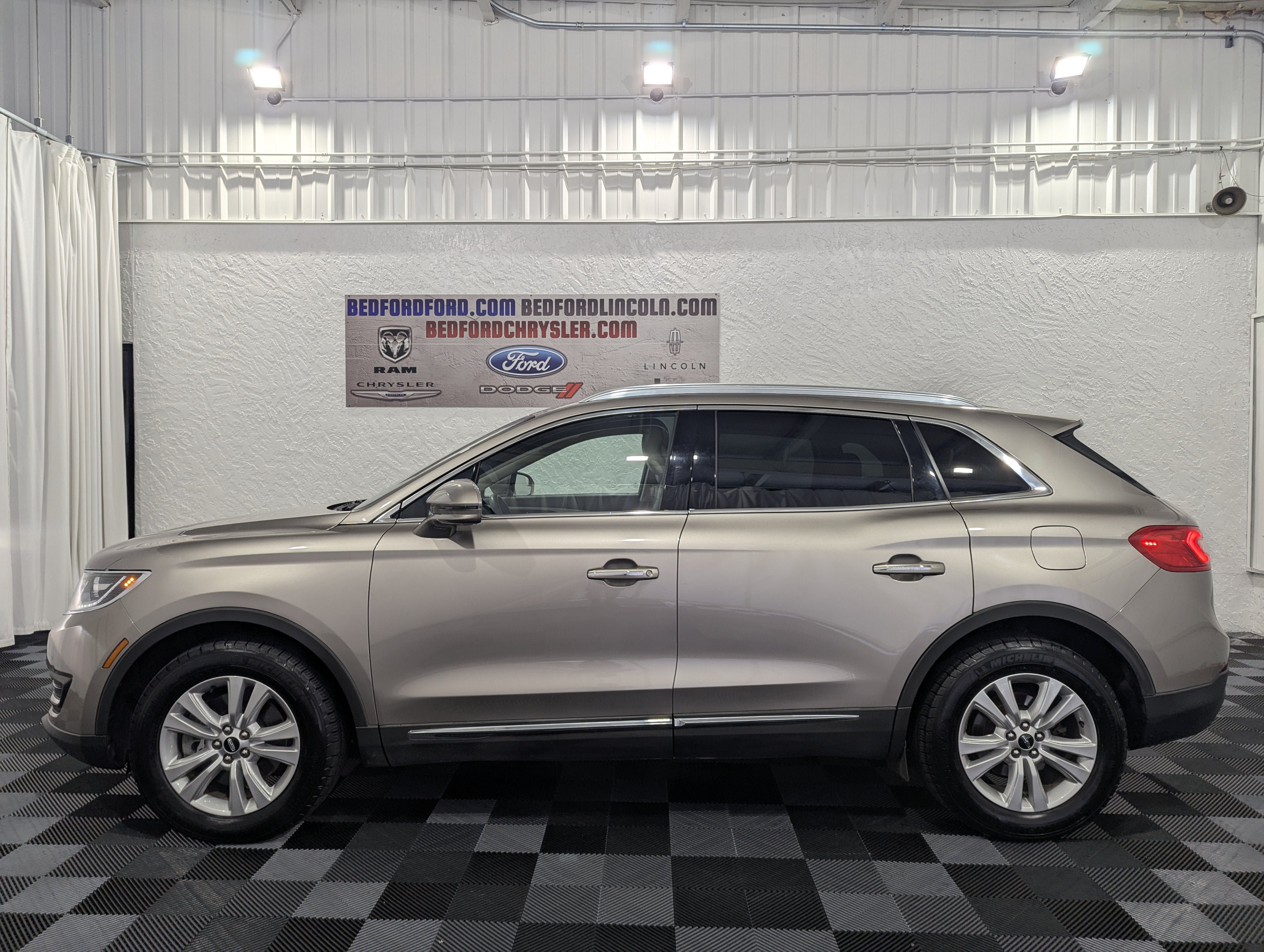 Used 2018 Lincoln MKX Premiere AWD/4WD image 1
