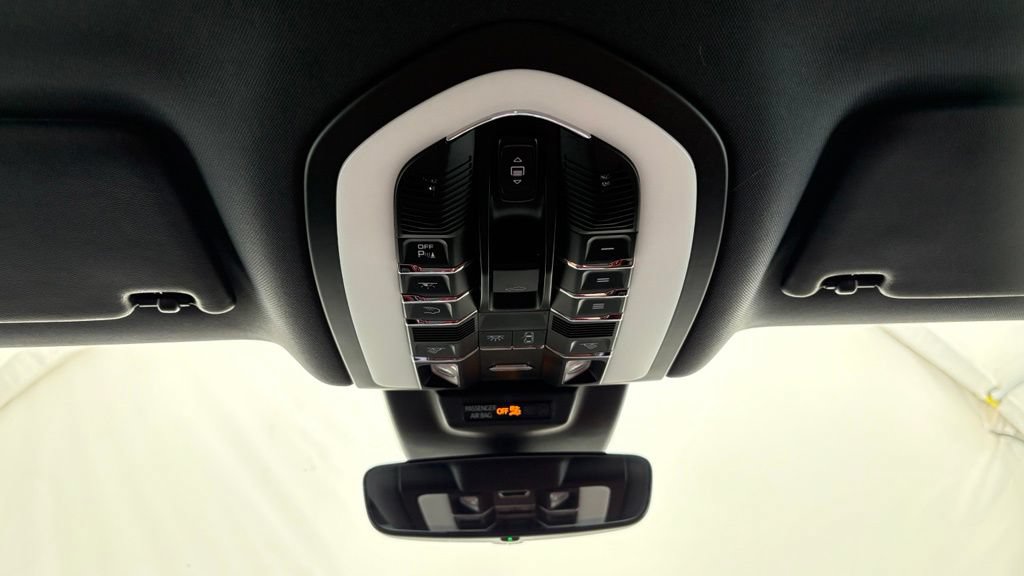 Used 2023 Porsche Macan GTS AWD/4WD image 43