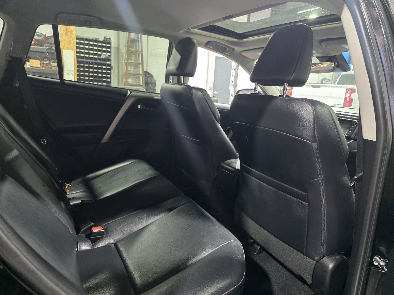 Used 2017 Toyota RAV4 Limited AWD/4WD image 5