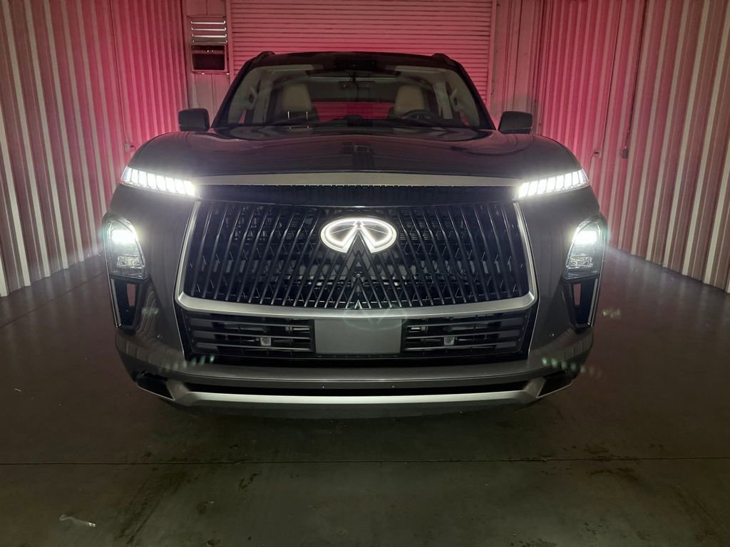 Certified 2025 INFINITI QX80 Luxe image 8