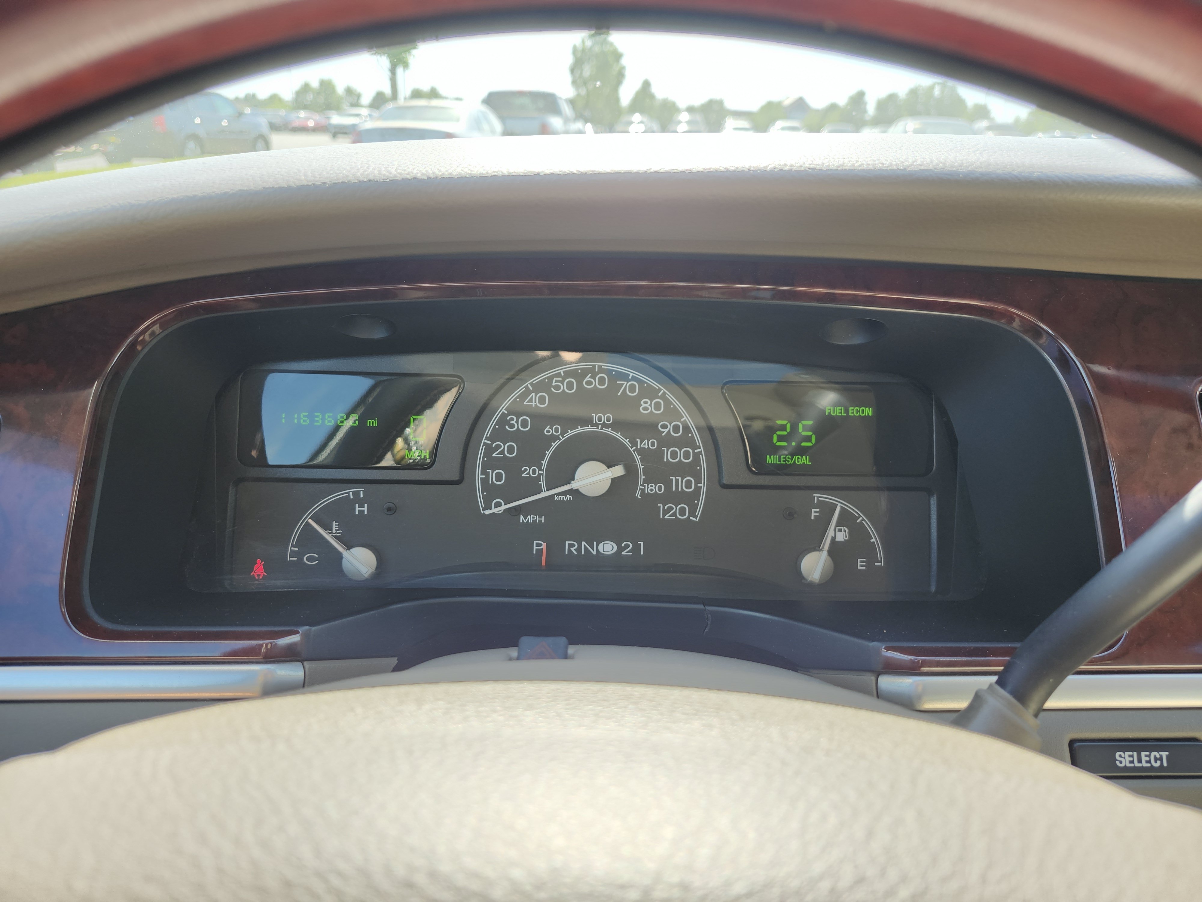 Used 2005 Lincoln Town Car Signature Limited RWD image 27