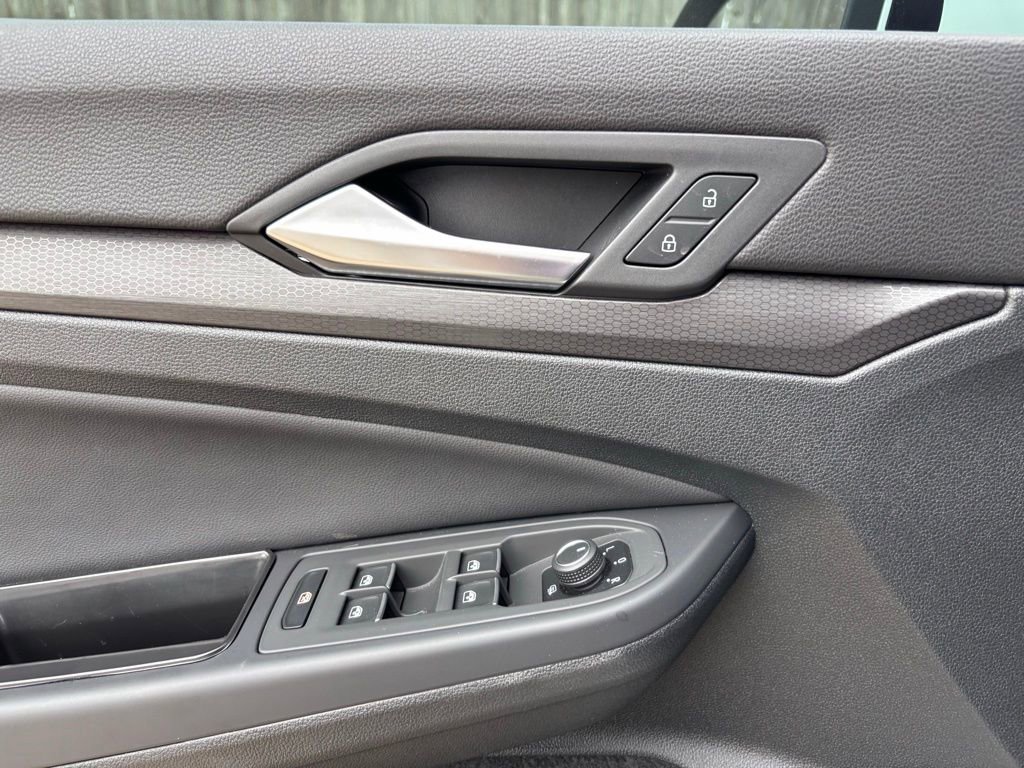 Used 2023 Volkswagen GTI Autobahn image 17