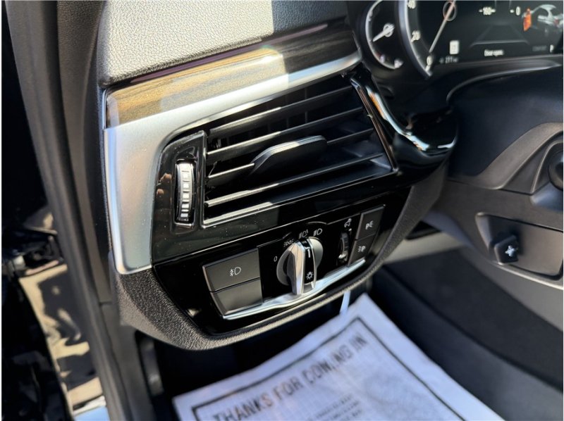 Used 2018 BMW 540i w/ Premium Package RWD image 33