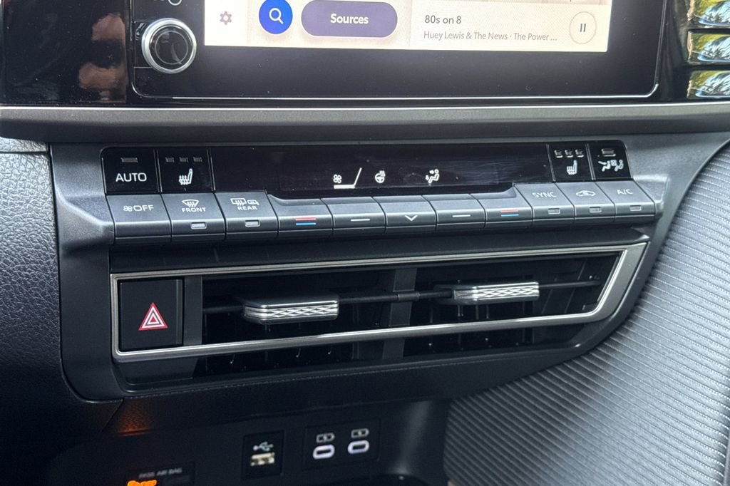 Certified 2025 Toyota Camry SE w/ Convenience Package image 19