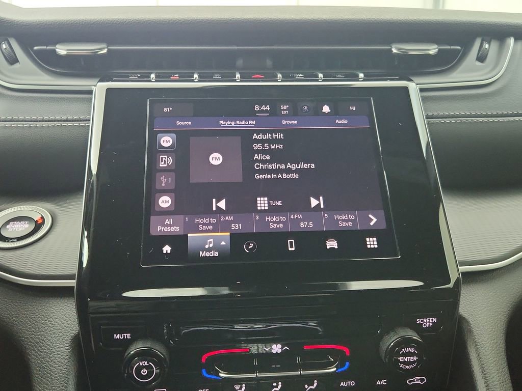 New 2025 Jeep Grand Cherokee Laredo image 24