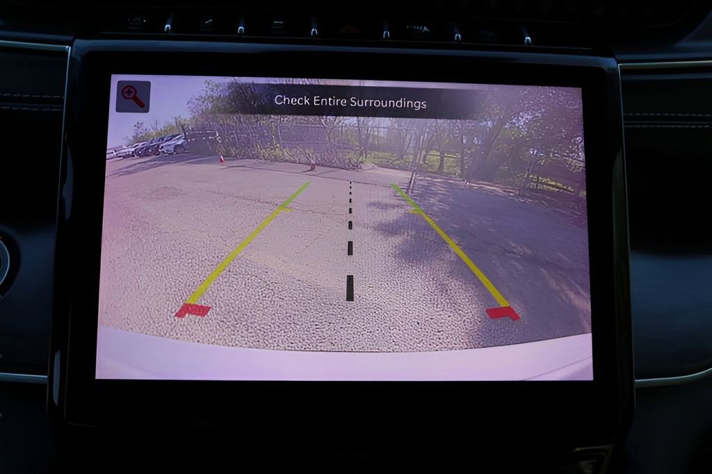 Used 2022 Jeep Grand Cherokee L Limited RWD image 24