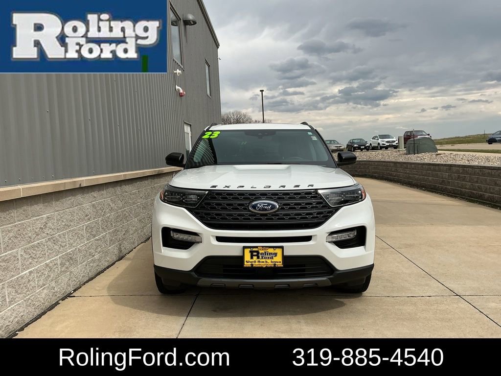 Used 2023 Ford Explorer XLT w/ Equipment Group 202A image 4