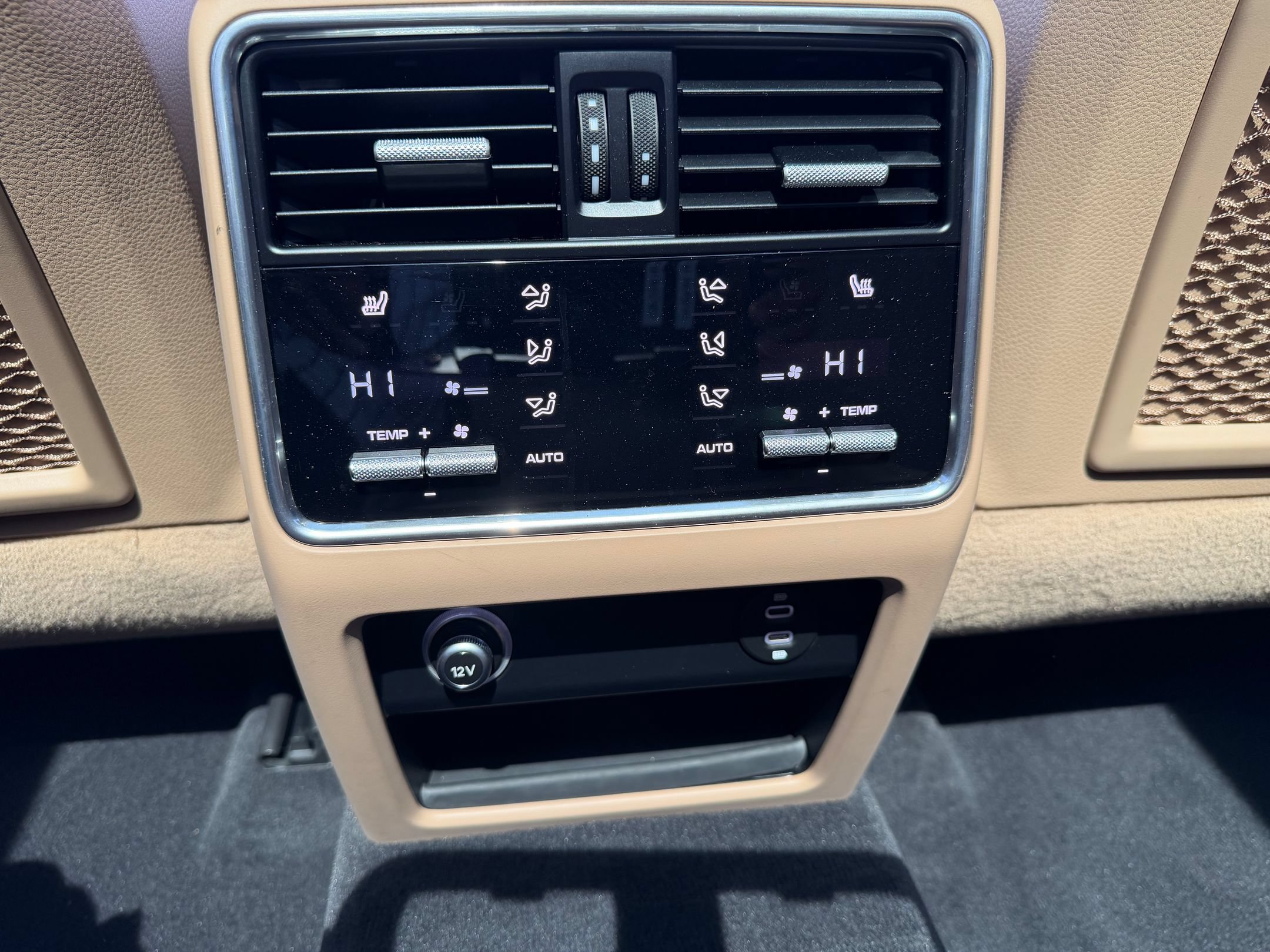 Certified 2023 Porsche Cayenne AWD/4WD image 30