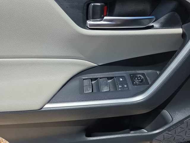 Used 2022 Toyota RAV4 XLE w/ Convenience Package AWD/4WD image 11