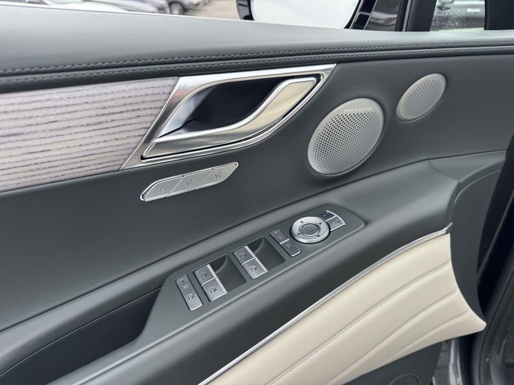 Certified 2026 Genesis GV80 2.5T Advanced AWD/4WD image 12