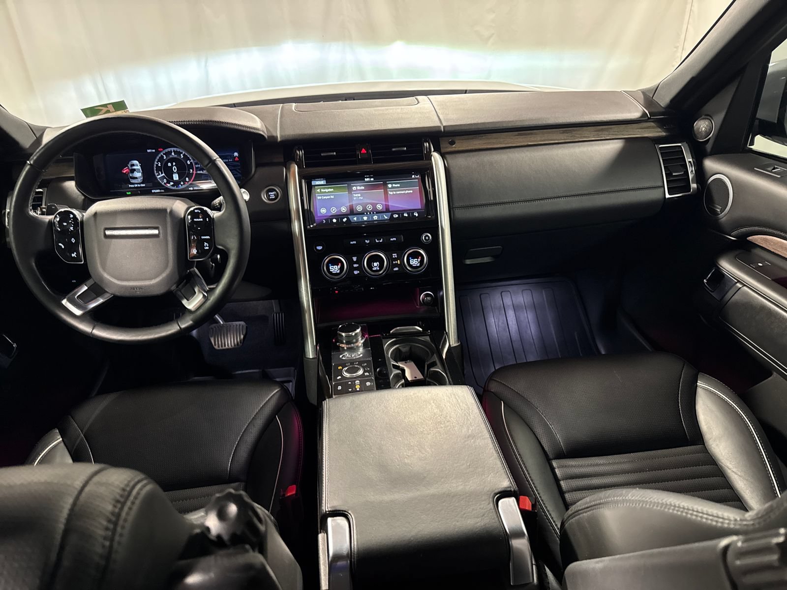 Used 2019 Land Rover Discovery HSE Luxury AWD/4WD image 4