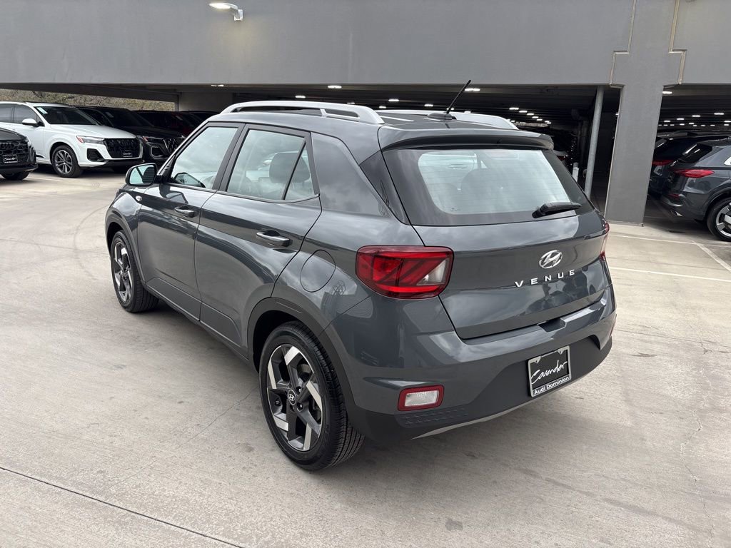Used 2025 Hyundai Venue SEL image 8