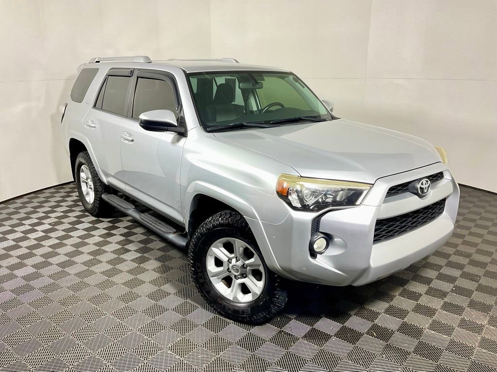 Used 2015 Toyota 4Runner SR5 image 3