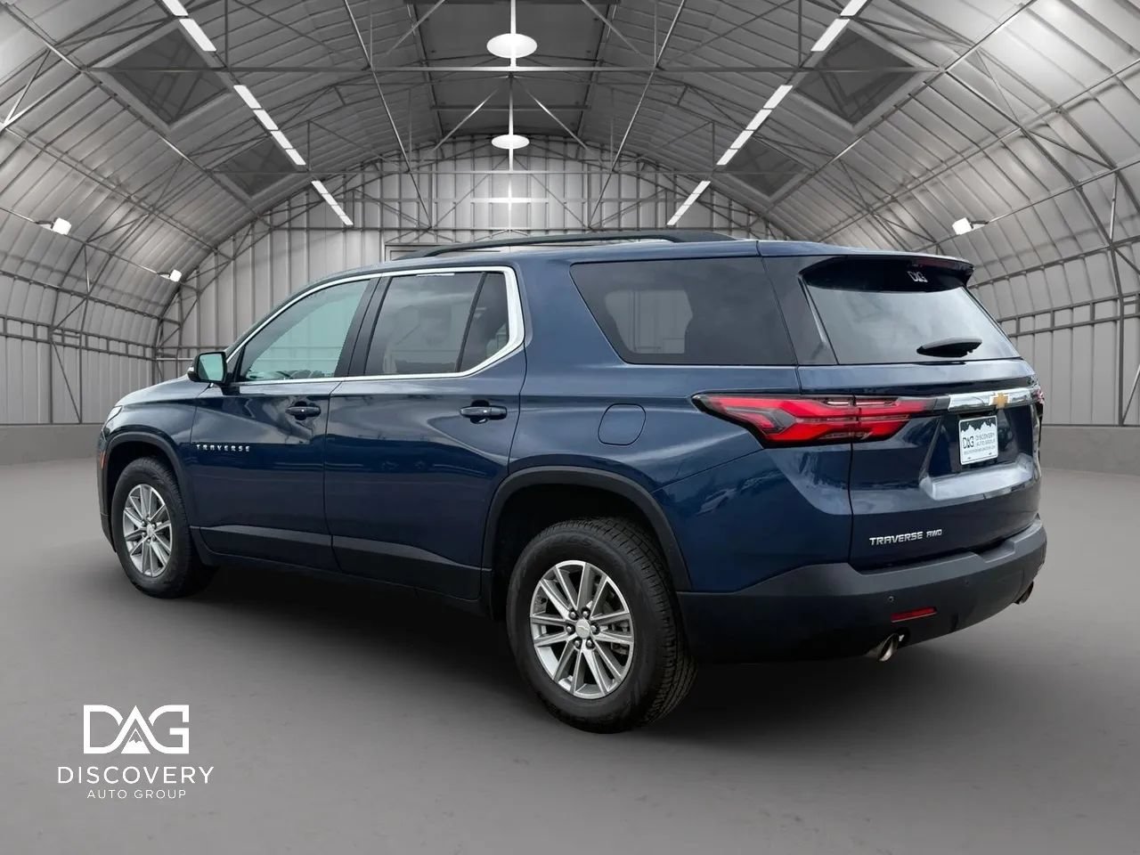 Used 2023 Chevrolet Traverse LT w/ Rear Camera Mirror Package AWD/4WD image 3