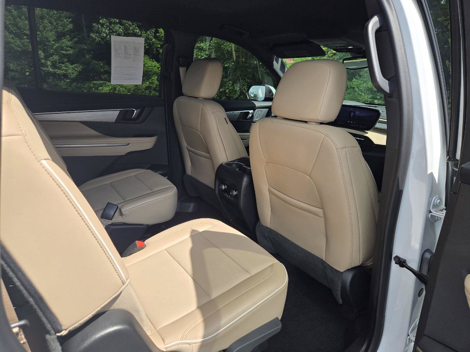 Used 2025 Buick Enclave Preferred FWD image 27