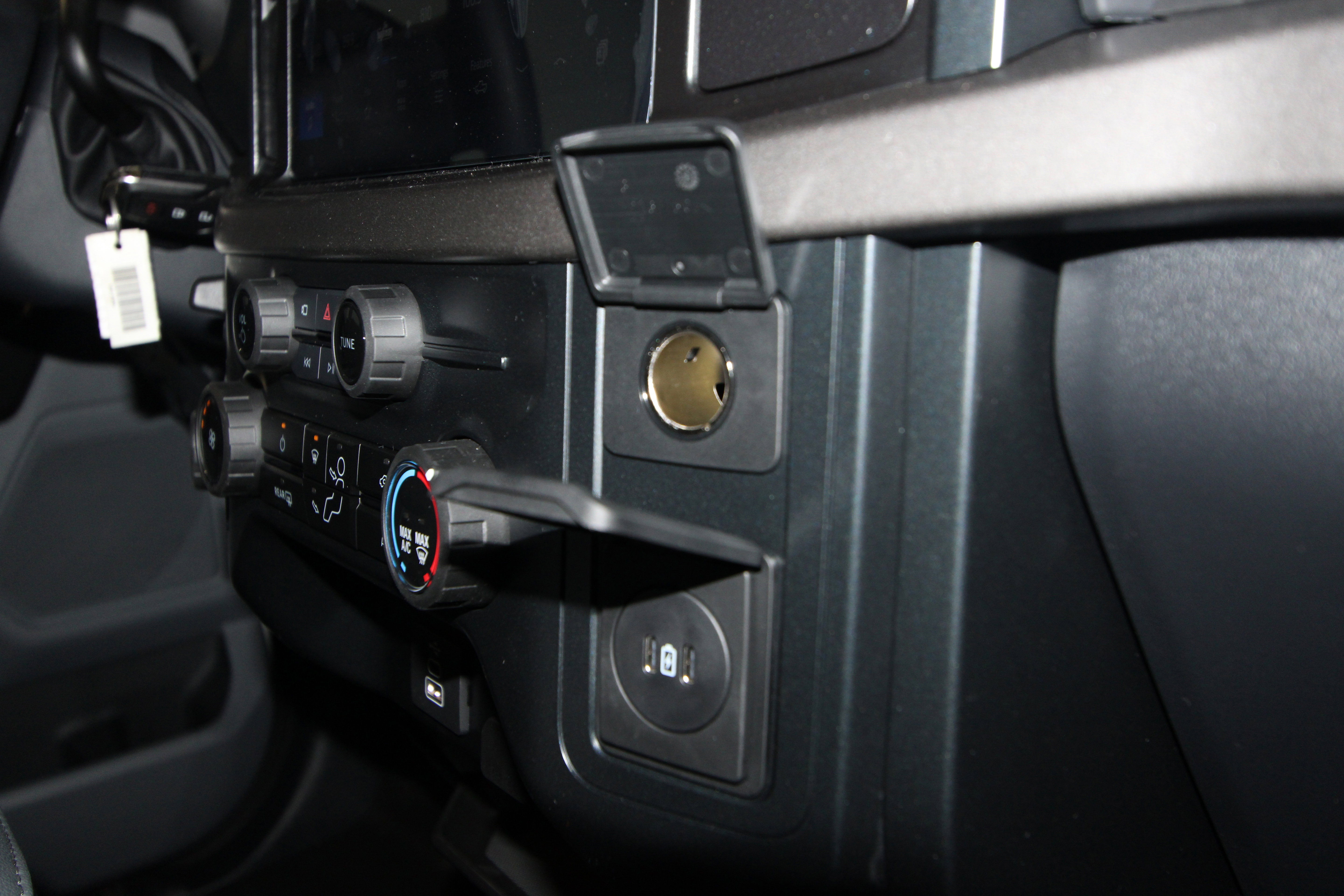 New 2025 Ford F150 XL w/ Equipment Group 103A High image 19