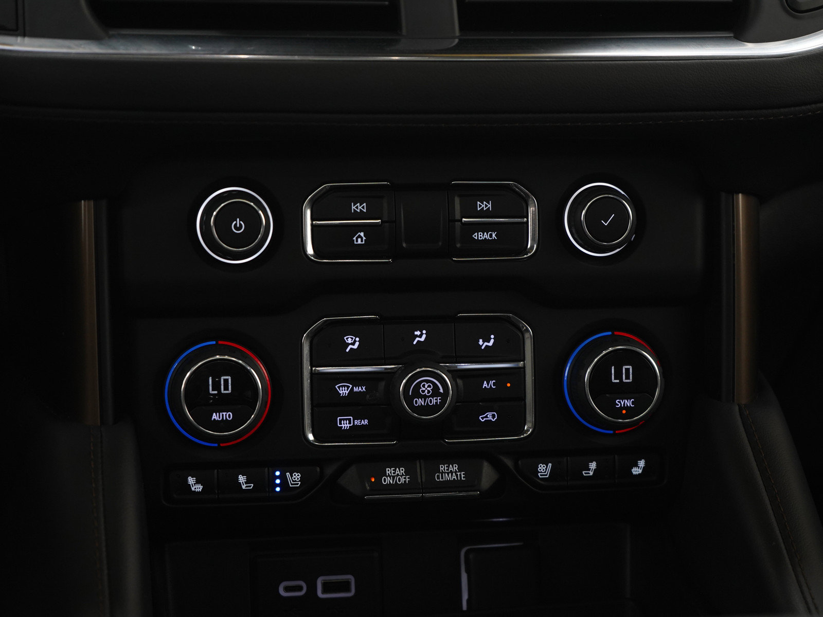 Used 2024 Chevrolet Tahoe High Country AWD/4WD image 21