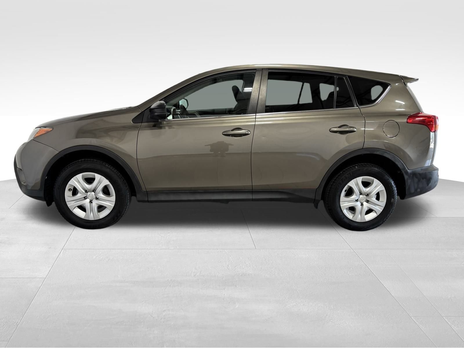 Used 2015 Toyota RAV4 LE image 5