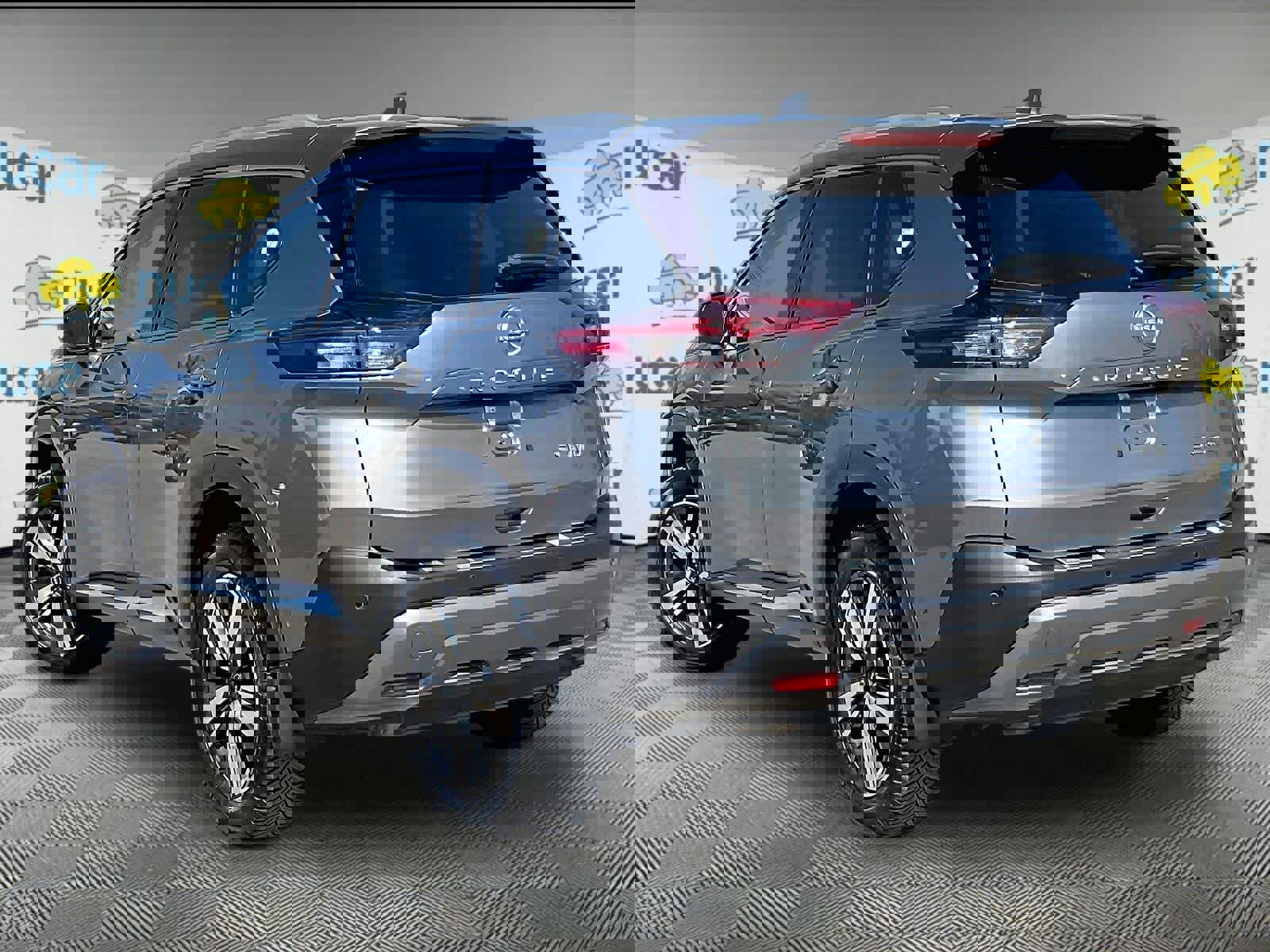 Used 2022 Nissan Rogue SL w/ SL Premium Package image 4