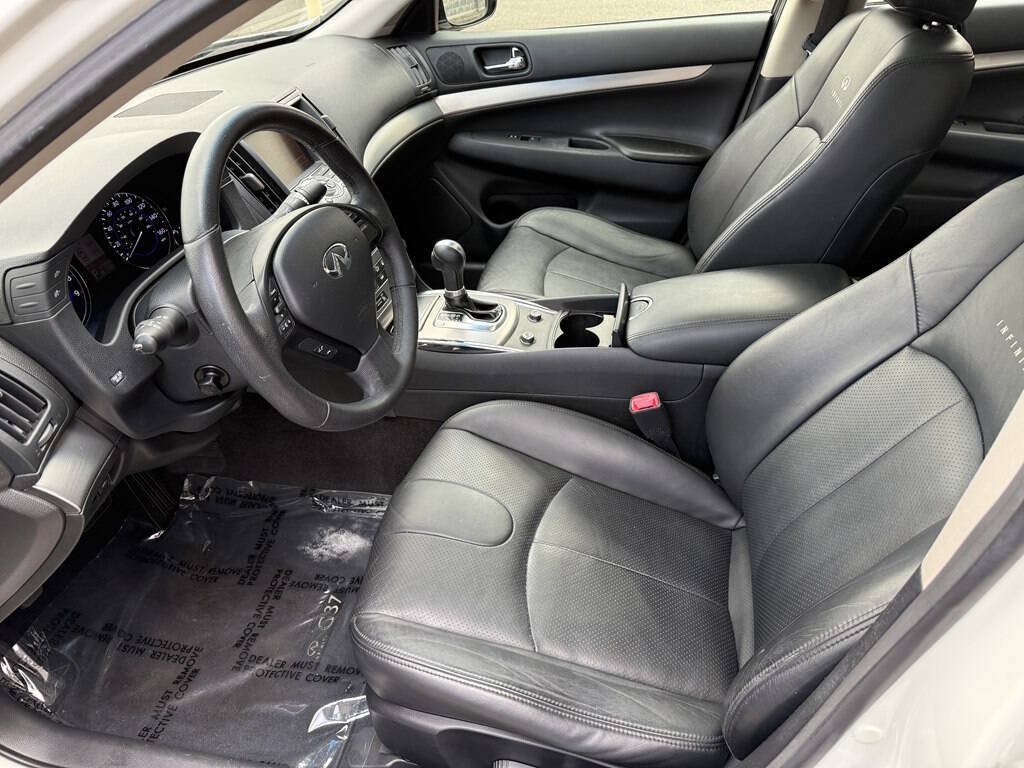 Used 2011 INFINITI G37 Journey w/ Premium Pkg RWD image 16