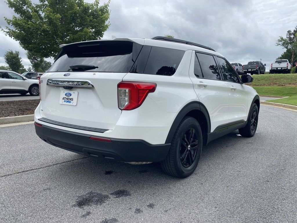 Certified 2024 Ford Explorer XLT RWD image 3