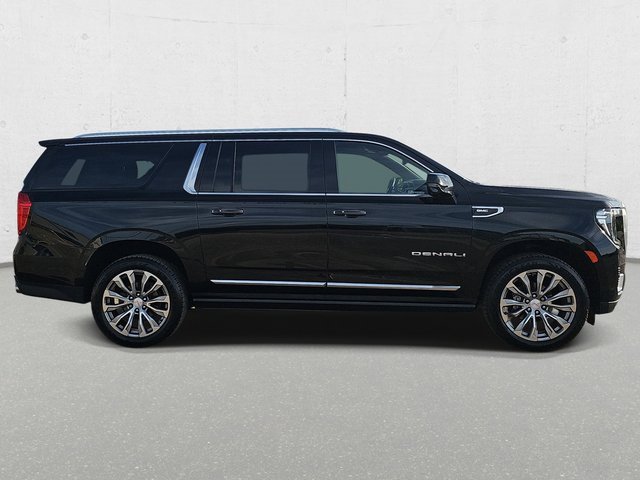 Used 2021 GMC Yukon XL Denali w/ Denali Premium Package image 4