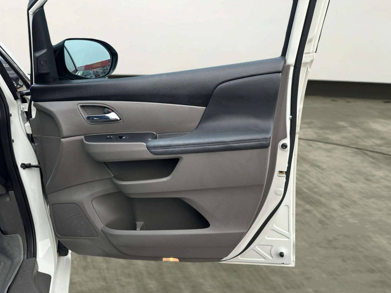 Used 2016 Honda Odyssey Touring Elite image 26