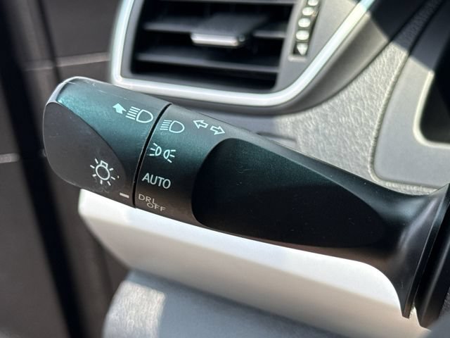 Used 2017 Toyota Camry SE FWD image 30