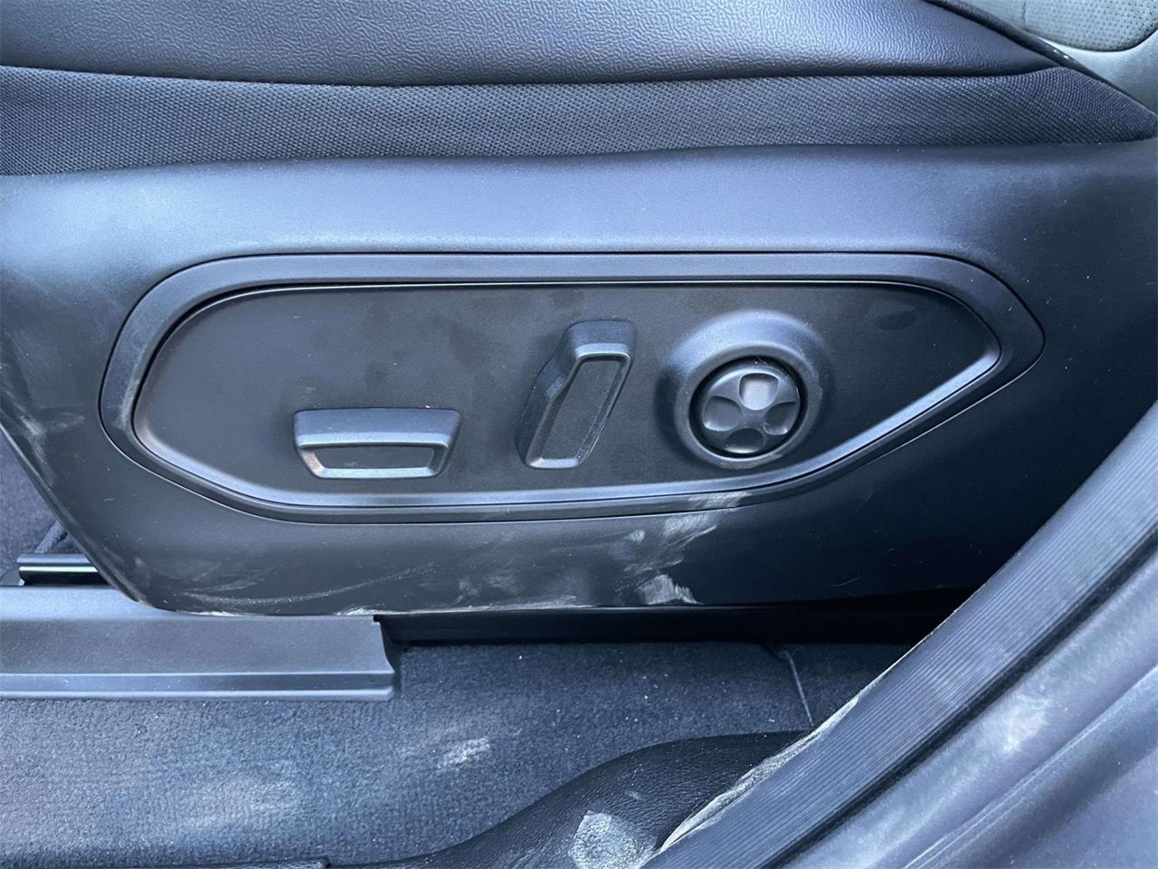 New 2025 Jeep Grand Cherokee Altitude image 24