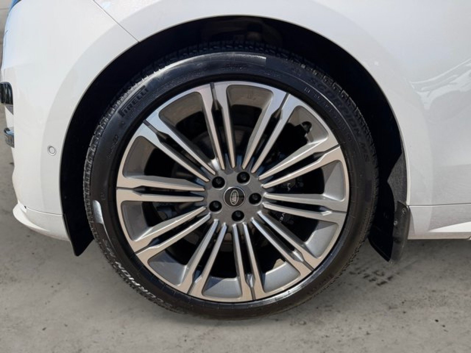 Certified 2025 Land Rover Range Rover Sport Dynamic SE AWD/4WD image 9