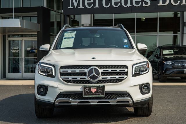 Used 2023 Mercedes-Benz GLB 250 4MATIC w/ Premium Package image 2