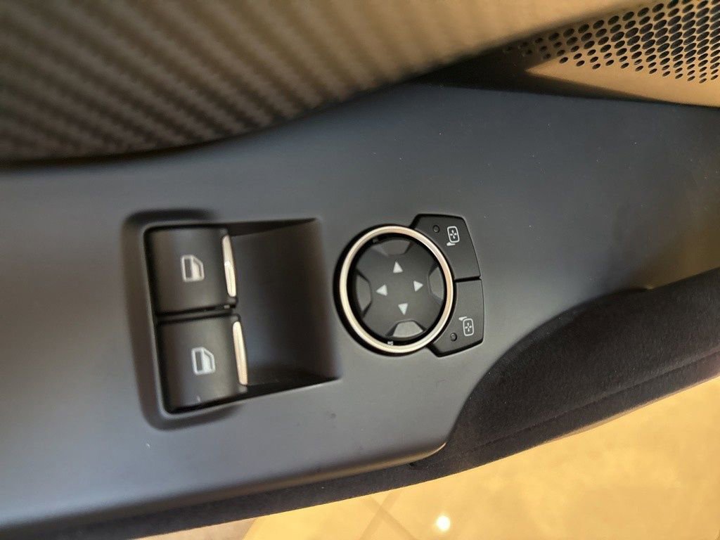 Used 2022 Ford GT image 26