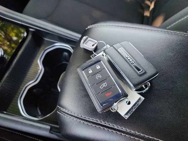 Used 2025 Jeep Grand Cherokee L Laredo w/ Luxury Tech Group I AWD/4WD image 49