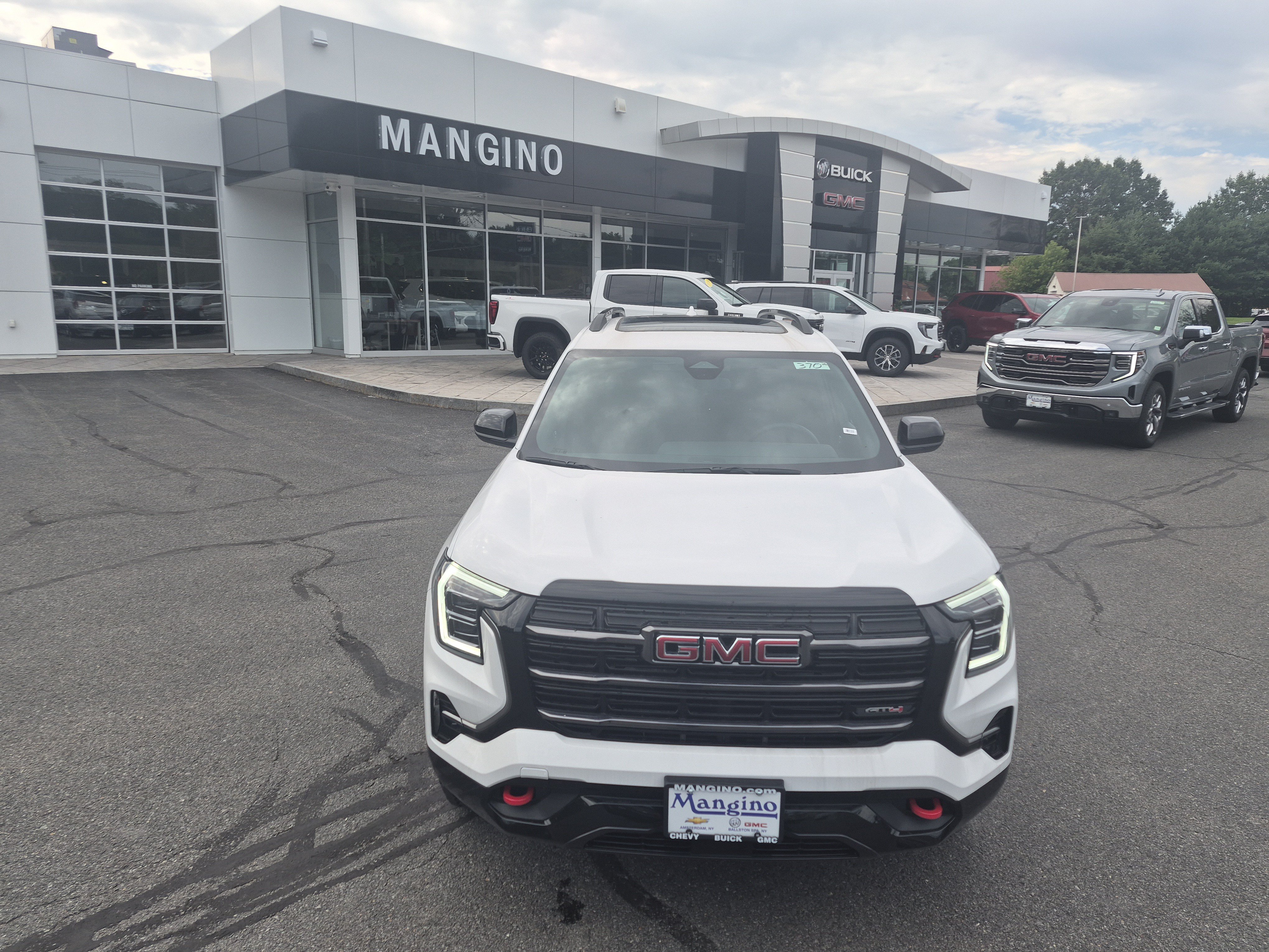 Used 2026 GMC Terrain AT4 AWD/4WD image 8