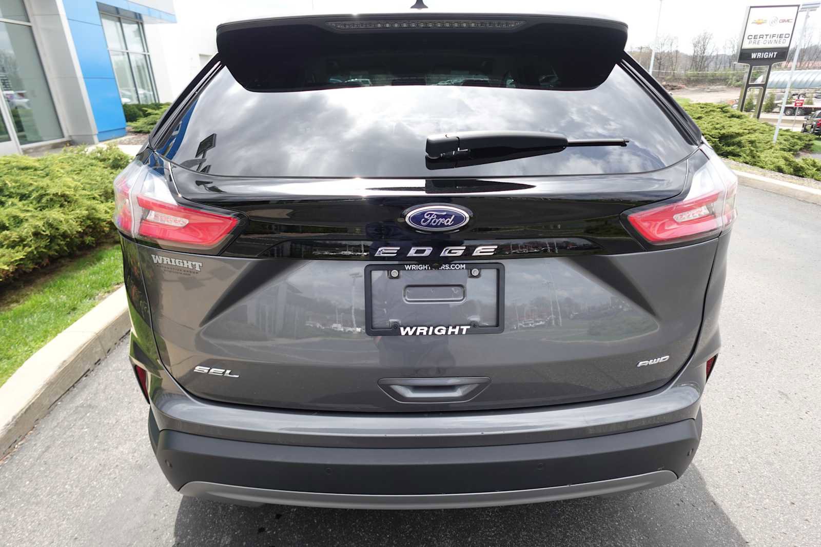 Used 2024 Ford Edge SEL AWD/4WD image 4