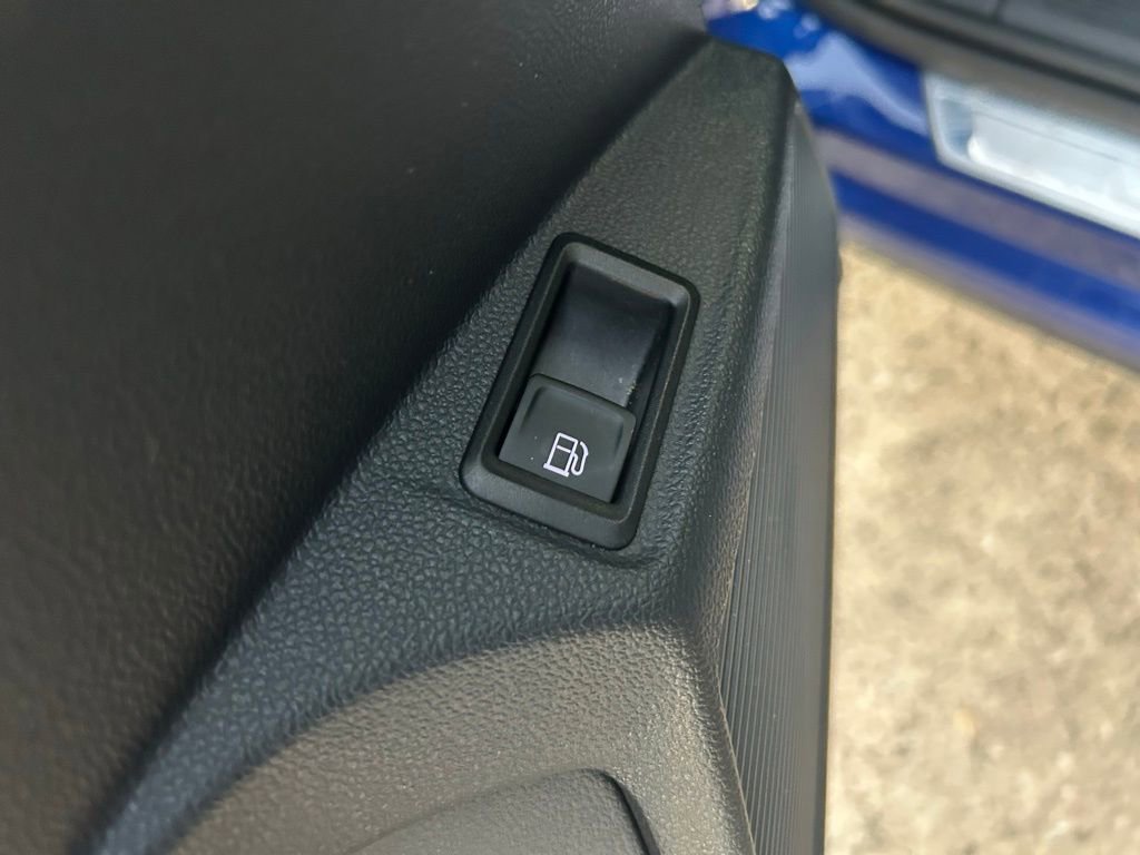 Used 2022 Volkswagen Taos SE w/ Driver Assistance Package image 49