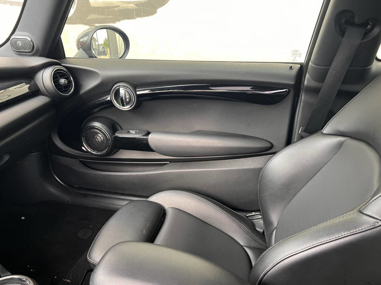 Used 2015 MINI Cooper S image 18