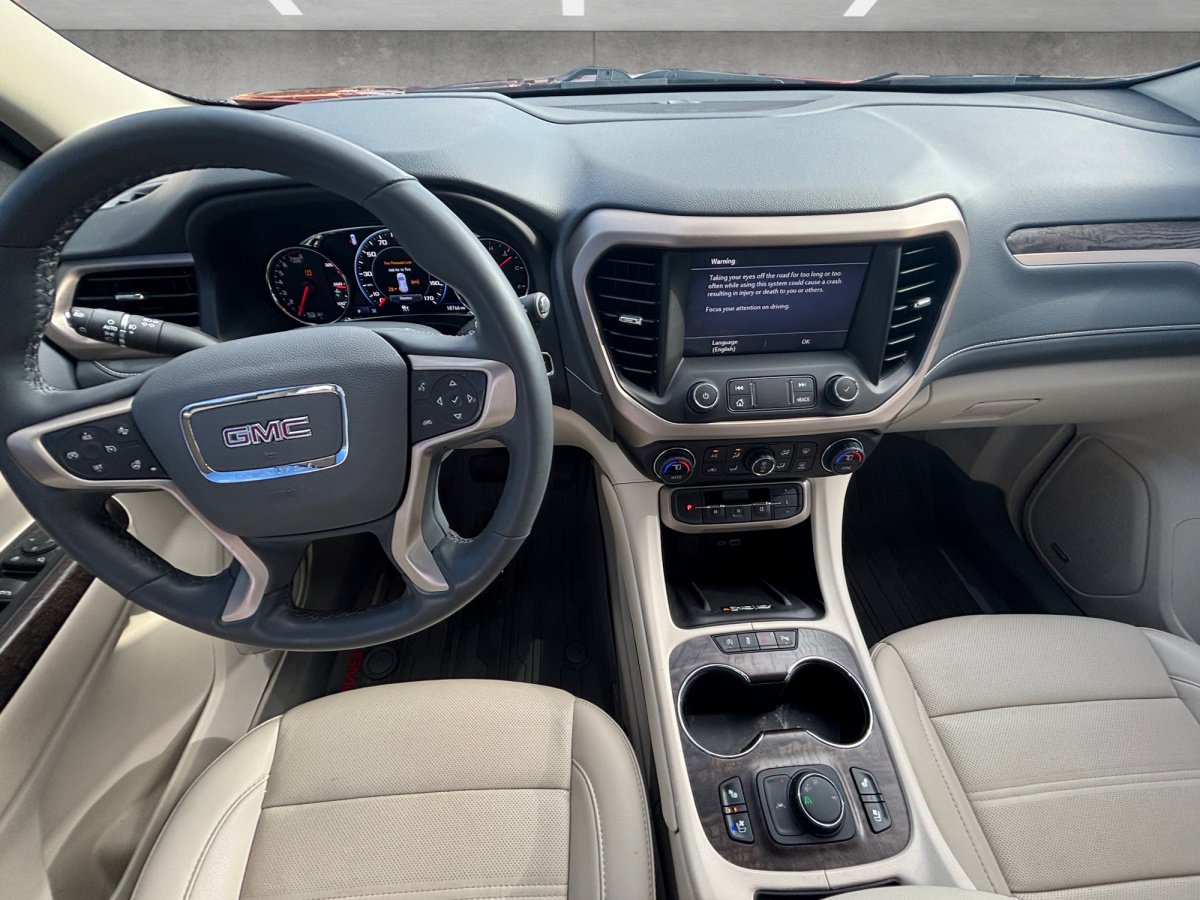 Used 2023 GMC Acadia Denali w/ Denali Ultimate Package image 3